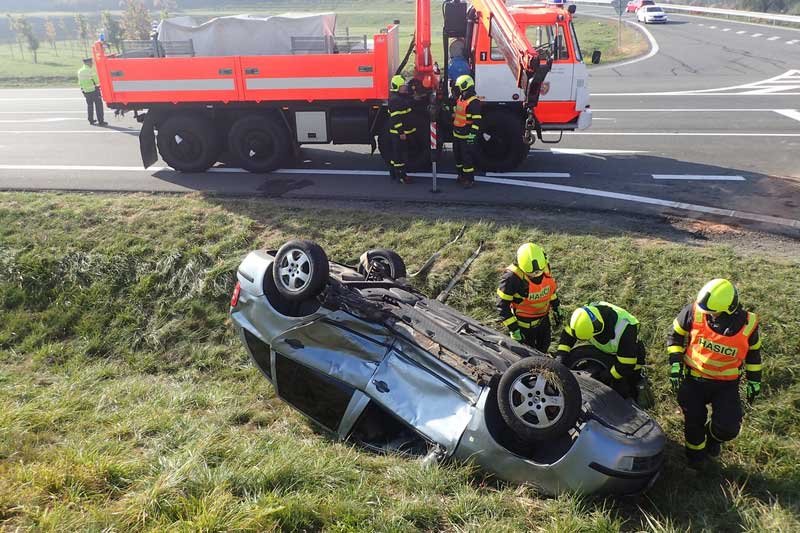 Při nehodě v Hladkých Životicích bylo zraněno pět osob