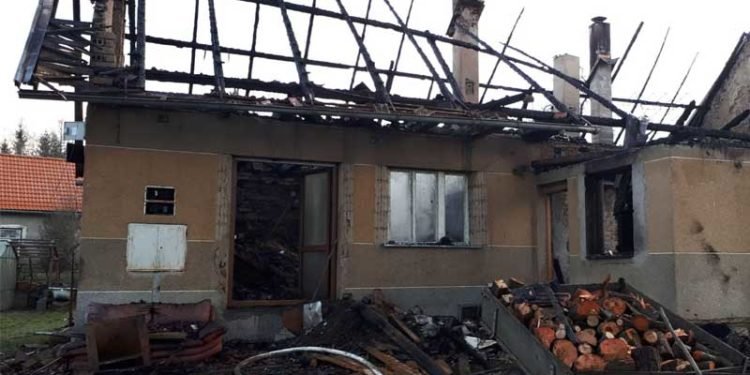 Noční požár domu v Pavlovicích způsobil škodu za jeden a půl milionu