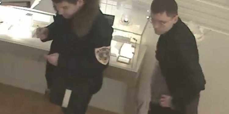 V pražském klenotnictví odcizili šperky za více než čtvrt milionu korun