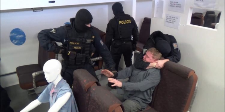 Policie ČR: Výcvik OMZ – pasivní agresor