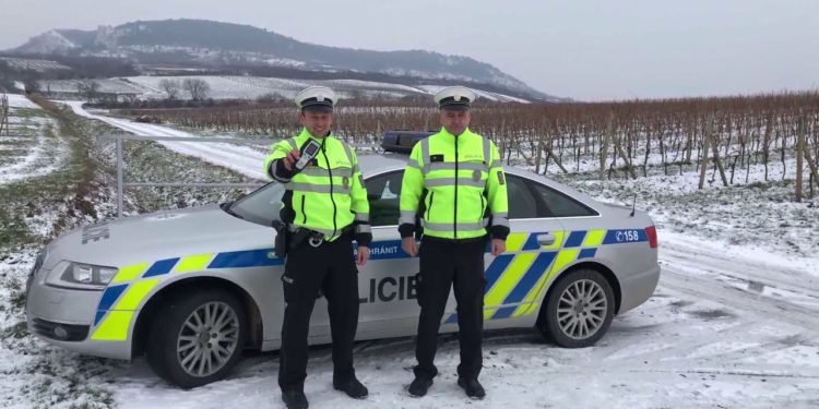 Policie ČR: Vánoční přání – nesestříhané