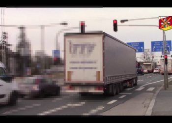 Policie ČR: Řidiči často nerespektují červený signál stůj!