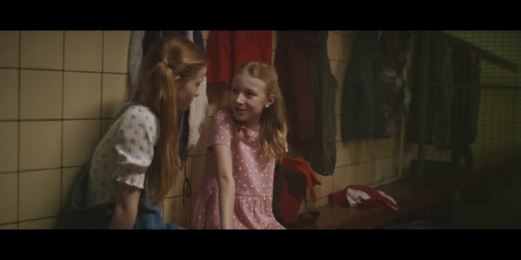 Policie ČR: Víte, s kým si Vaše dítě píše na internetu?