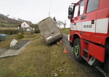 (Černá) kočka přes cestu