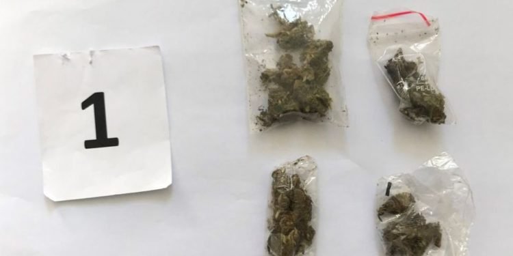 Kriminalisté přistihli dealera pervitinu