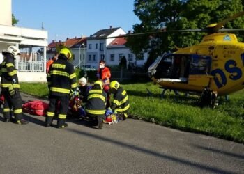 Muž spadl z 3  patra