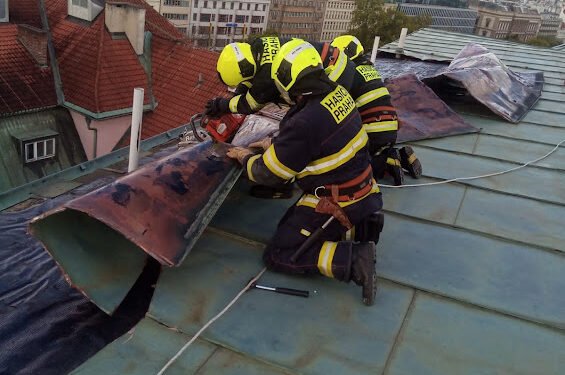 Prahu zasáhl velmi silný vítr