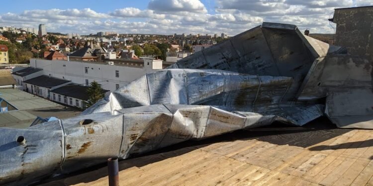 Prahu zasáhl velmi silný vítr