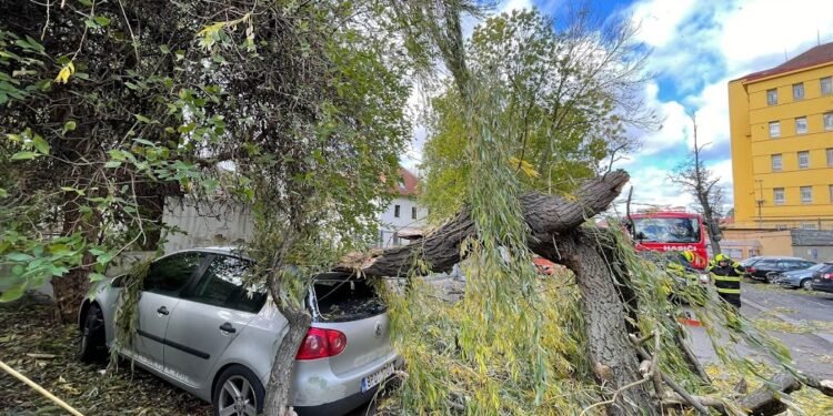 Prahu zasáhl velmi silný vítr