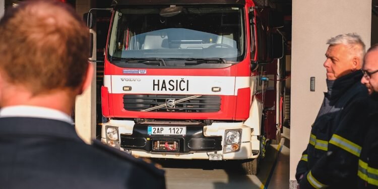 Hasiči vymění starou cisternu