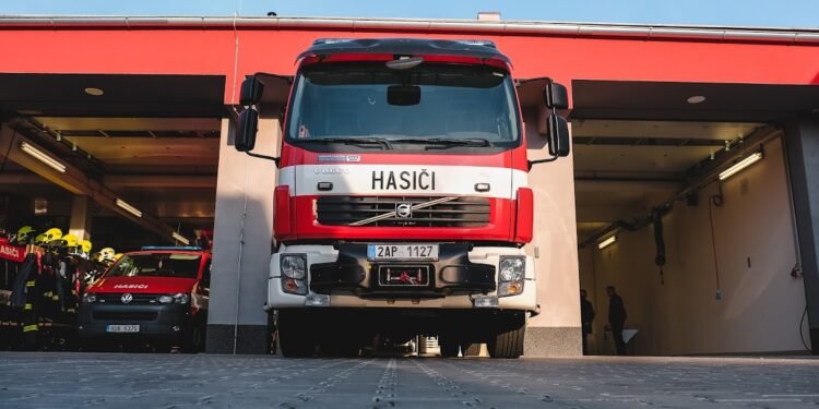 Hasiči vymění starou cisternu