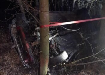 Řidič nezvládl zatáčku, škoda činí 60 000 korun